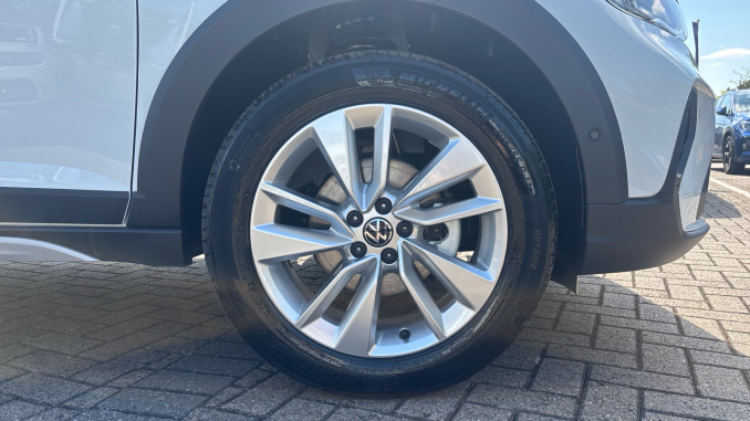 Volkswagen Taigo 1.0 TSI 115 Match 5dr DSG Petrol Hatchback - Image 5